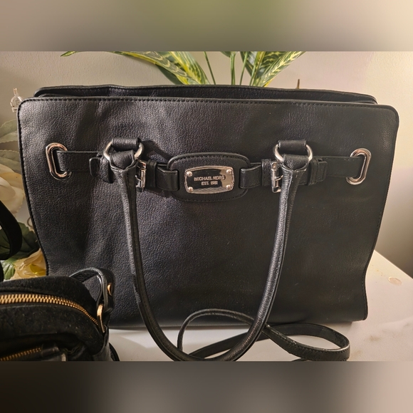 Purse Bundle - Picture 2 of 6